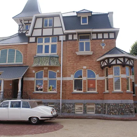 Charmehotel Saporis 호텔