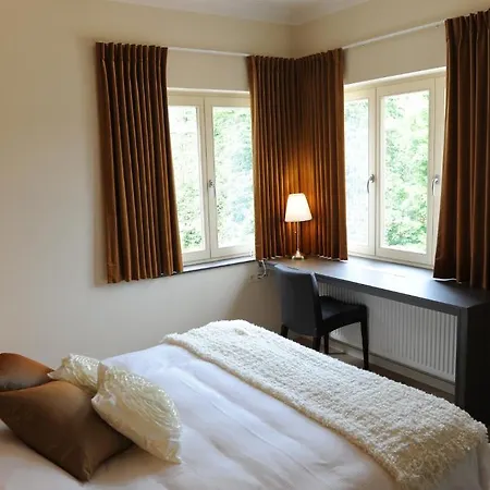 호텔 Charmehotel Saporis 3*