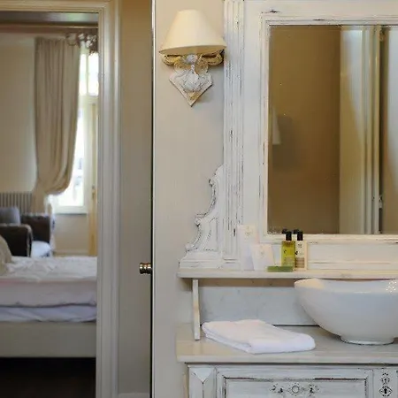 호텔 Charmehotel Saporis 하셀트